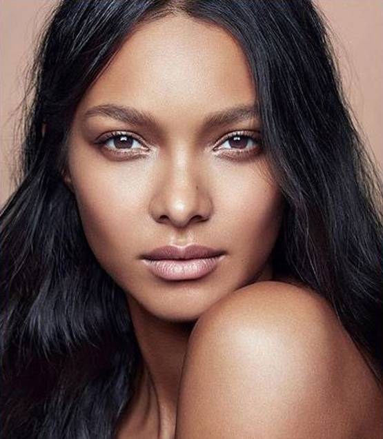 इस सीक्रेट फैशन शो का मंच तैयार, ये मॉडल पहनेगी लाखों की लॉन्‍जरी