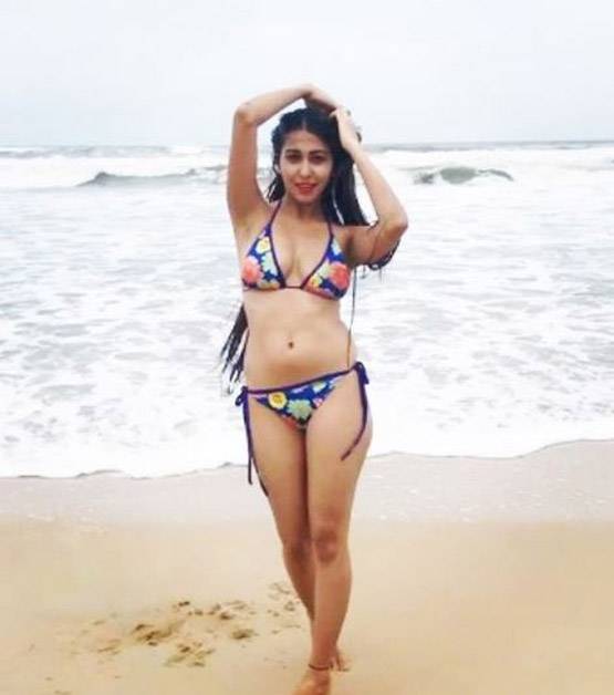 TV एक्ट्रेस ने पूनम पांडे-ईशा को दी मात, Bold Look वायरल