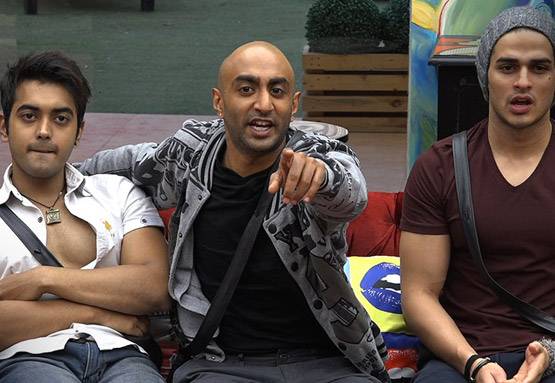 गुस्साए सलमान ने छोड़ा सेट, वजह है आकाश-पुनीश की डर्टी फाइट