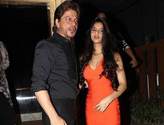 पापा शाहरुख की ऑनस्क्रीन वाइफ के साथ दिखीं सुहाना, फोटो वायरल