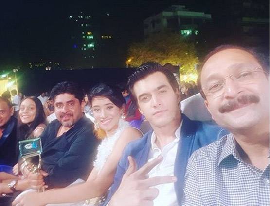 PHOTO: ग्रीस में इस तरह एंजॉय कर रहे हैं कार्तिक और नायरा