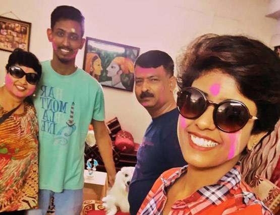 PHOTOS: यूपी की ये लड़की बनी नेवी की पहली महिला Pilot, बना रिकॉर्ड