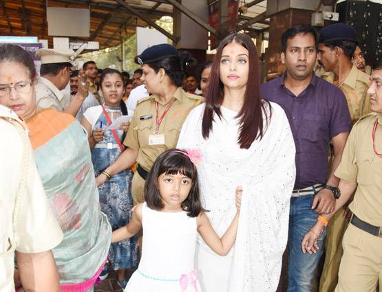 जन्मदिन पर बेटी संग ऐश्वर्या पहुंची सिद्धिविनायक,अभिषेक नहीं आए साथ