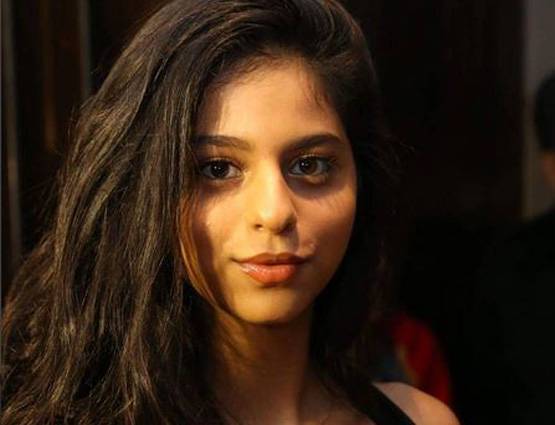 पापा शाहरुख की ऑनस्क्रीन वाइफ के साथ दिखीं सुहाना, फोटो वायरल