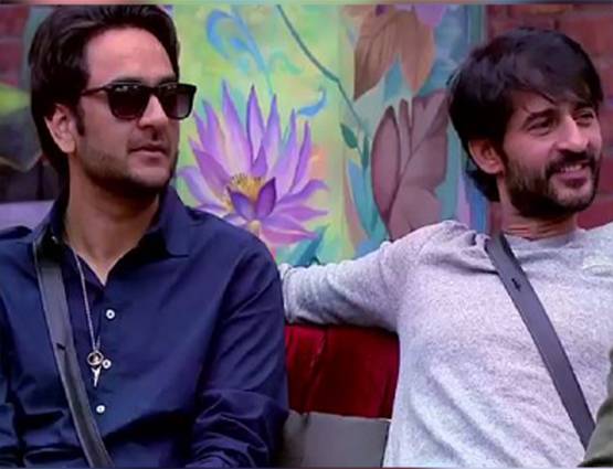 Bigg Boss: घरवालों के जाल में फंसीं अर्शी, जेल में मनाएंगी बर्थ डे