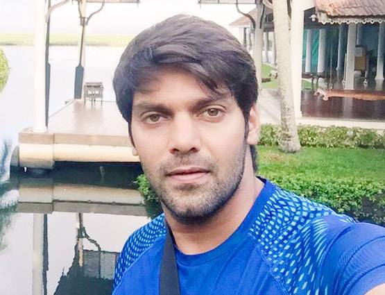 तमिल सुपरस्‍टार ढूंढ़ रहा दुल्‍हनिया, दिया फोन नंबर-मांगे आवेदन