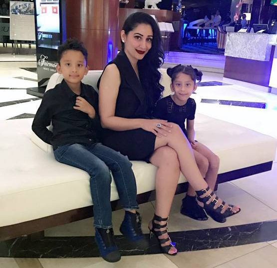 ये है संजय दत्त की पत्नी का असली नाम, पैराडाइज पेपर्स में भी जिक्र