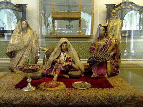 नाम अलग लेकिन हर धर्म का हिस्सा रही है 'पवित्र वेश्यावृत्ति'