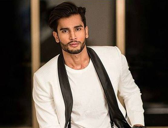 बड़े मौकों पर दिखाई पड़ा Miss World मानुषी के साथ, कौन है ये शख्‍स?