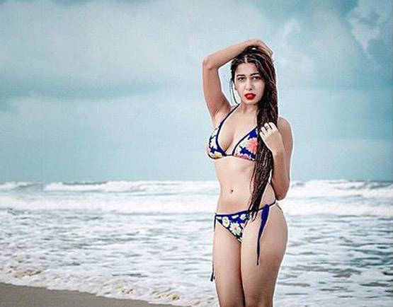 TV एक्ट्रेस ने पूनम पांडे-ईशा को दी मात, Bold Look वायरल