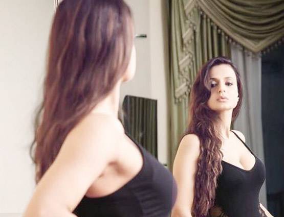 insta पर अमीषा के जी का जंजाल बनी ये फोटो, ट्रोलर्स ने घेरा