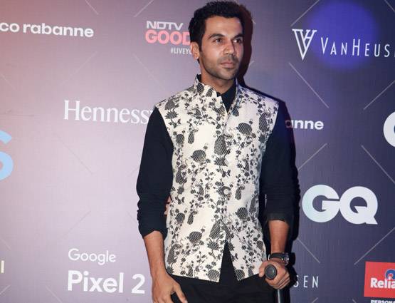 जब हाथों में हाथ डाले नजर आए विराट-अनुष्का, देखें PHOTOS