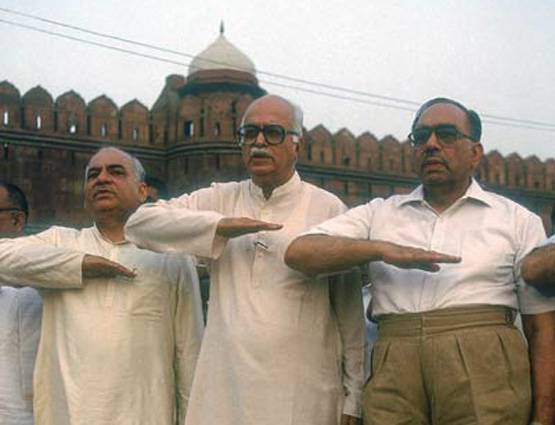 आडवाणी को मूवी-क्रिकेट है पसंद, जानें क्या रहे हैं PAK कनेक्शन