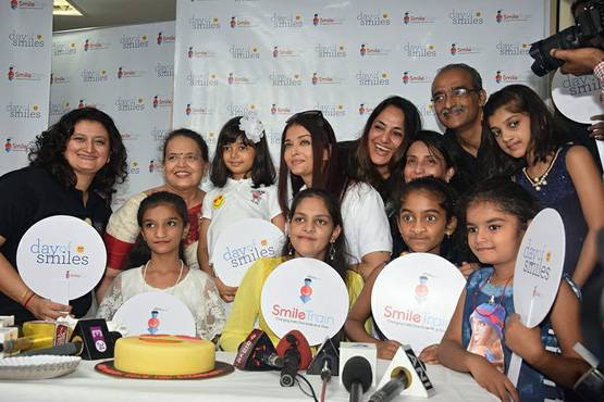 इवेंट में फोटोग्राफर्स ने की ऐसी हरकत, छलक पड़े ऐश्वर्या के आंसू