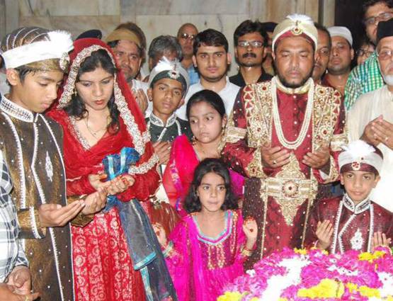 ...अब भी शाही लाइफ जीते हैं मुगल बादशाह अकबर के वंशज