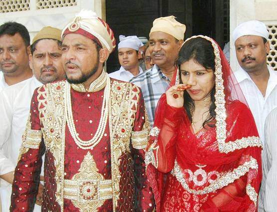 ...अब भी शाही लाइफ जीते हैं मुगल बादशाह अकबर के वंशज