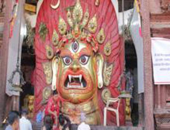 घर के मंदिर में भूलकर भी नहीं रखें ऐसी मूर्तियां!