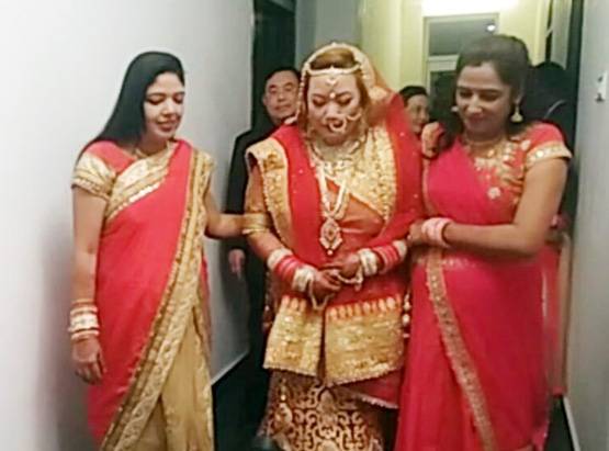 विदेशी लड़की को हुआ देसी लड़के से प्यार, ऑस्ट्रेलिया से आकर की शादी