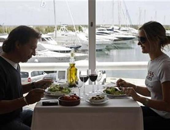 आज से होटल में खाना खाएं, तो बिल में जरूर चेक करें ये चीज