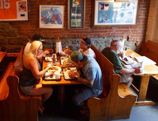 आज से होटल में खाना खाएं, तो बिल में जरूर चेक करें ये चीज