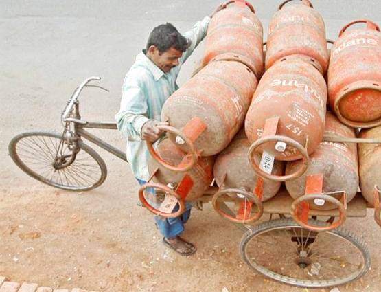 कैशलेस लेनदेन के लिए मोदी सरकार दे रही ये 5 ऑफर, ऐसे उठाएं फायदा