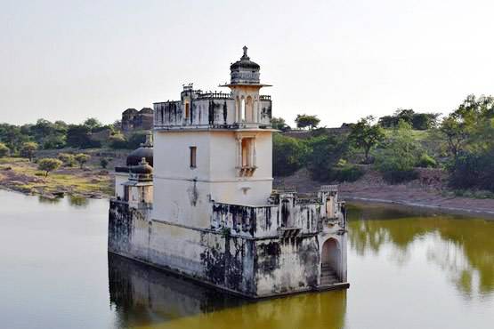 पद्मिनी के लिए गोरा-बादल ने दी थी जान, खिलजी पर किया था हमला