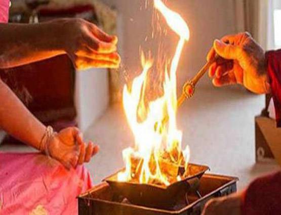 शनि की चार चीजें जिनसे कम होंगे शनि के कष्ट