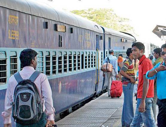 रेलवे ने तय किए बर्थ, जानें किस कोच में किस सीट पर मिलेंगे TTE