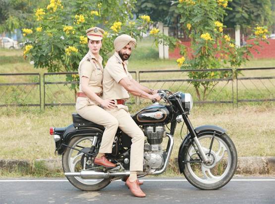 वायरल हो रही महिला ऑफिसर की फोटो, ये है सच्चाई