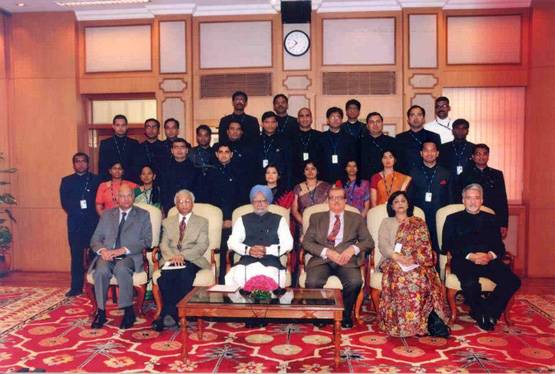 इस IAS के खुलासे से केरल की राजनीति में हड़कंप, मंत्री की कुर्सी गई