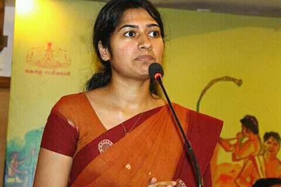 इस IAS के खुलासे से केरल की राजनीति में हड़कंप, मंत्री की कुर्सी गई