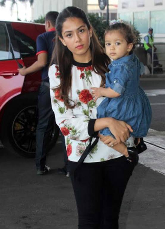 एयरपोर्ट पर शाहिद कपूर की बेटी मीशा ने दिए CUTE पोज, देखें PHOTOS