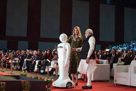 जानें- क्या खास है मित्र रोबोट में, जिसने किया इवांका-मोदी का स्वागत