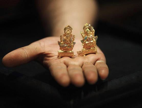 घर के मंदिर में भूलकर भी नहीं रखें ऐसी मूर्तियां!