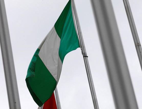 इन 10 देशों में नगदी को नहीं पूछता कोई, सब्जी भी खरीदते हैं मोबाइल से