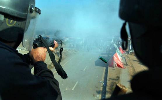 PHOTOS: PAK में ऐसे बेकाबू हुए थे सरकार विरोधी प्रदर्शनकारी