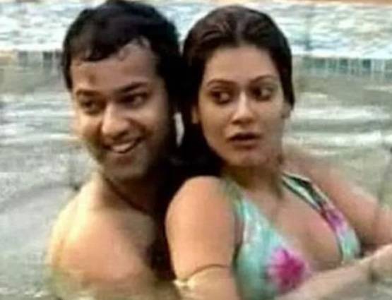 BIGG BOSS: ये कंटेस्टेंट्स भी हुए थे INTIMATE, अंधेरे में करते थे KISS