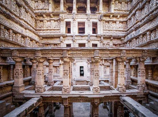 इस बावड़ी से जुड़ी है 30 KM लंबी रहस्यमयी सुरंग, देखने पहुंचे राहुल