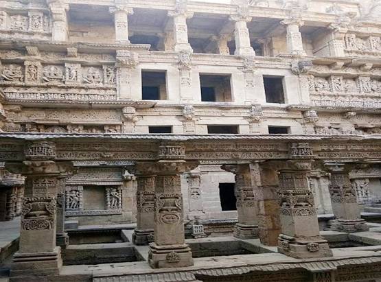 इस बावड़ी से जुड़ी है 30 KM लंबी रहस्यमयी सुरंग, देखने पहुंचे राहुल