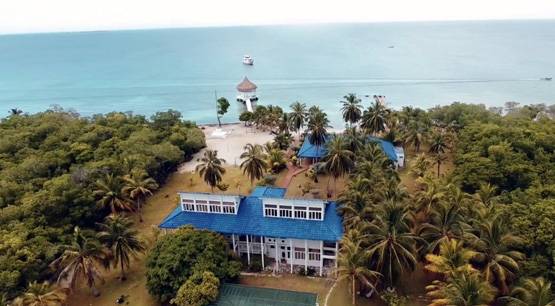 एक दुनिया यह भीः अज्ञात टापू पर चल रहा है अय्याशी का पागलपन