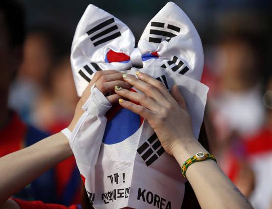 इन 10 देशों में नगदी को नहीं पूछता कोई, सब्जी भी खरीदते हैं मोबाइल से