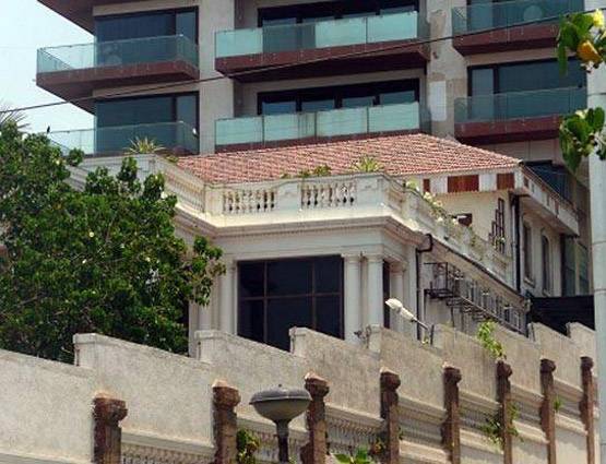 शाहरुख के पास आज कई बंगले, कभी तीन कमरों में करते थे गुजारा