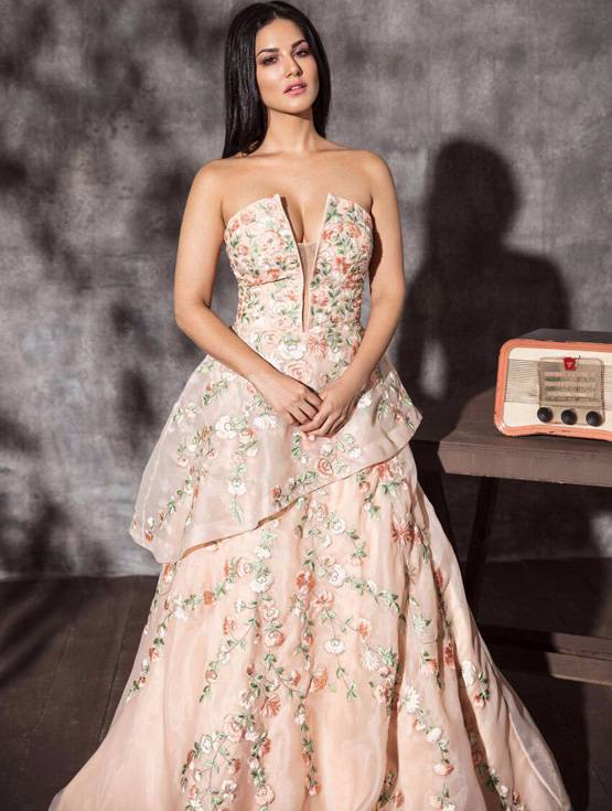 कई जवान लड़कियां हैं, जिनका हो रहा यौन उत्पीड़न- सनी लियोनी