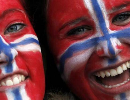 इन 10 देशों में नगदी को नहीं पूछता कोई, सब्जी भी खरीदते हैं मोबाइल से