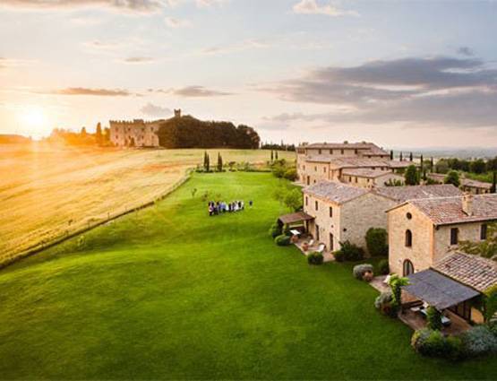 PHOTOS : यहां देखें विराट-अनुष्का की शादी का पूरा अलबम