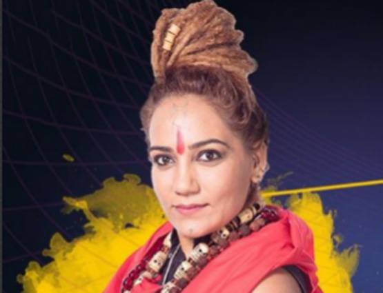 Bigg Boss की एक्‍स कंटेस्‍टेंट को धमकी, बताया- स्‍वामी ओम की पत्‍नी