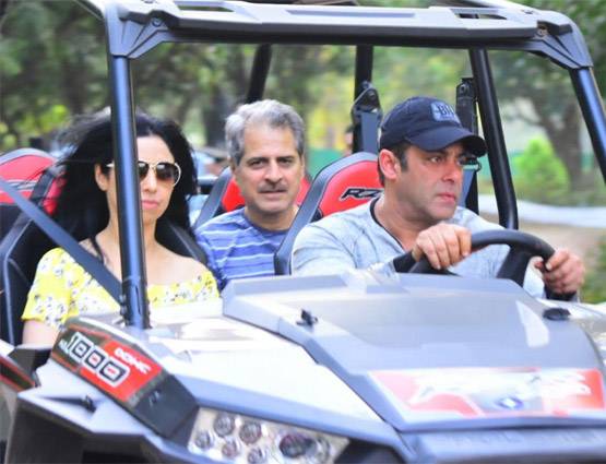 INSIDE PICS: सलमान के बर्थडे पर साथ दिखीं ये तीनों 'गर्लफ्रेंड्स'