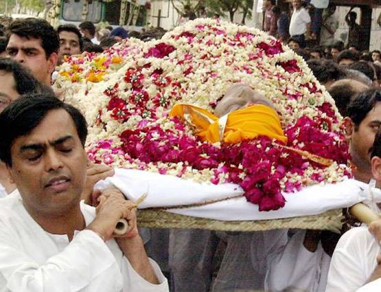 ...जब 1 मेज, 3 कुर्सी, 2 सहयोगियों के साथ धीरूभाई ने शुरू किया बिजनेस