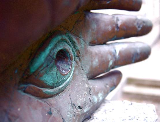 हथेली पर हो ये निशान तो दुनिया में कोई आपको हरा नहीं सकता!