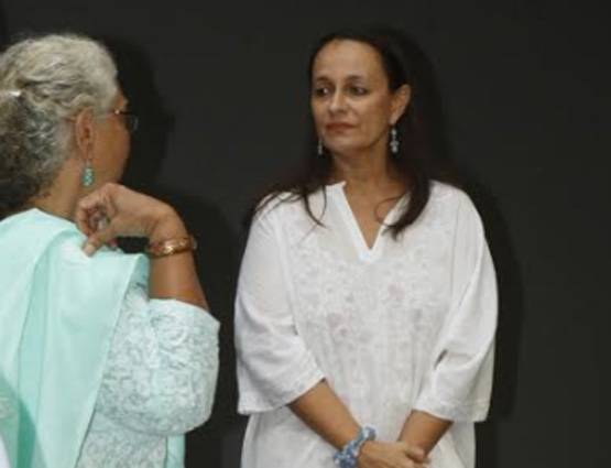 शशि की प्रेयर मीट में जुटा बॉलीवुड, हाथ जोड़े खड़ा रहा बेटा